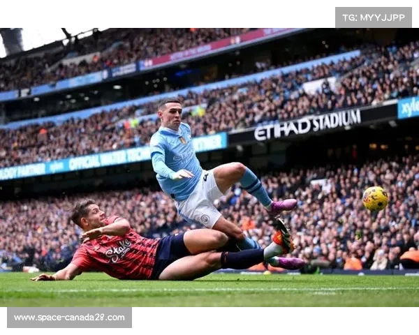 老将塔科夫斯基成埃弗顿后防定海神针,客场拿分关键