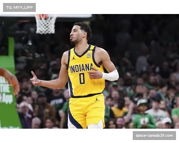 哈利伯顿接受专访：谈及步行者体系如何优化传球选择以提升助攻转化率。